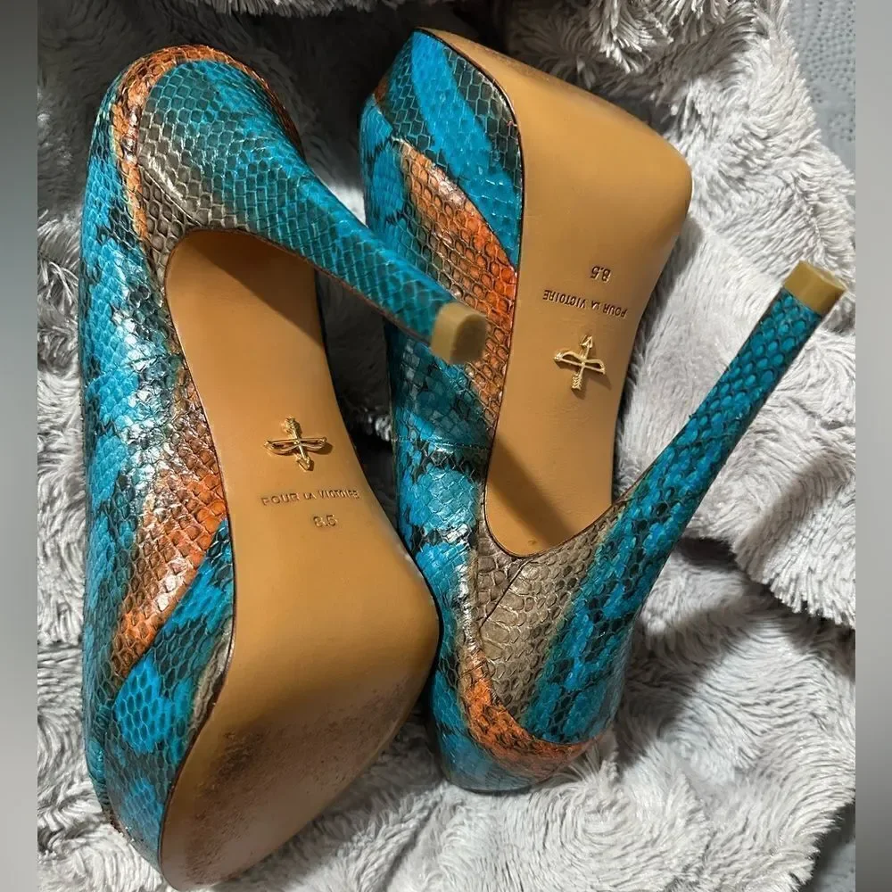 Pour La Victoire Snakeskin Peep-Toe Platform Heels – Size 8.5